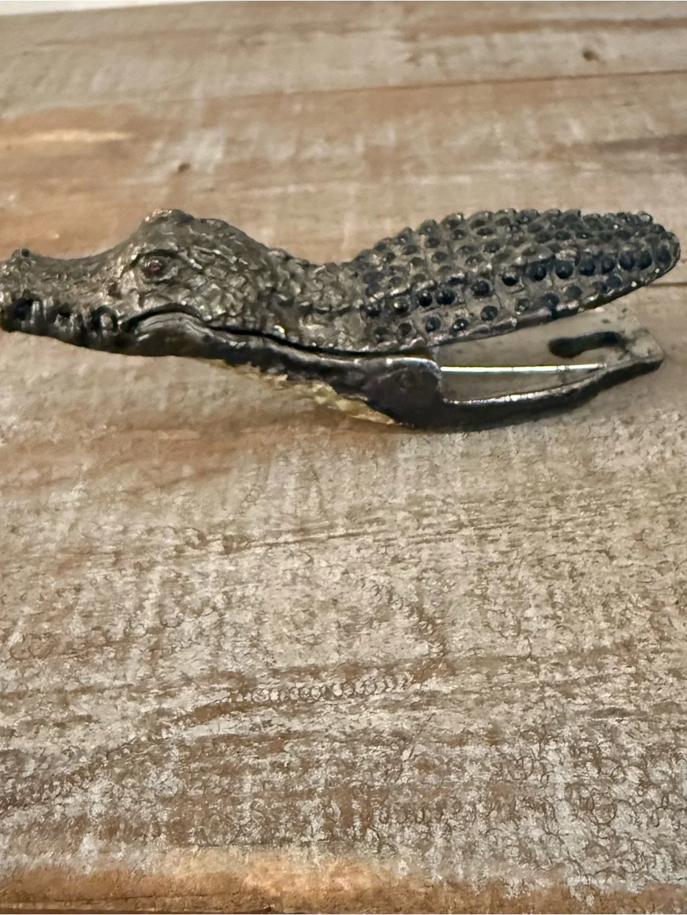 Vintage Alligator Crocodile Desk Clip Office Man Cave Decor